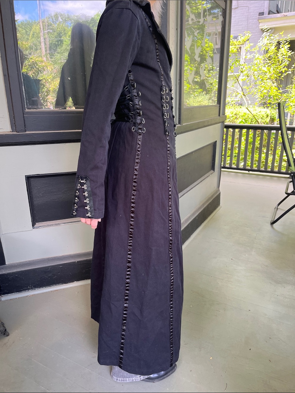Red Balls of Fire Vintage Goth Maxi Coat
Size xs / s - Picture 5 of 13
